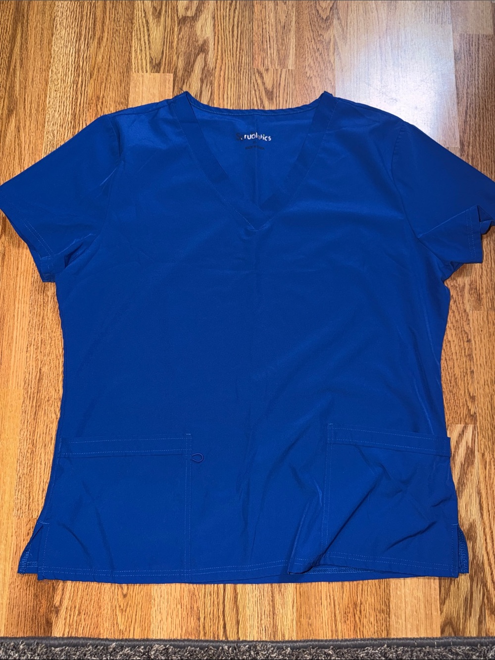 Cherokee Short Sleeve V-Neck scrub Top in Royal Blue size XL